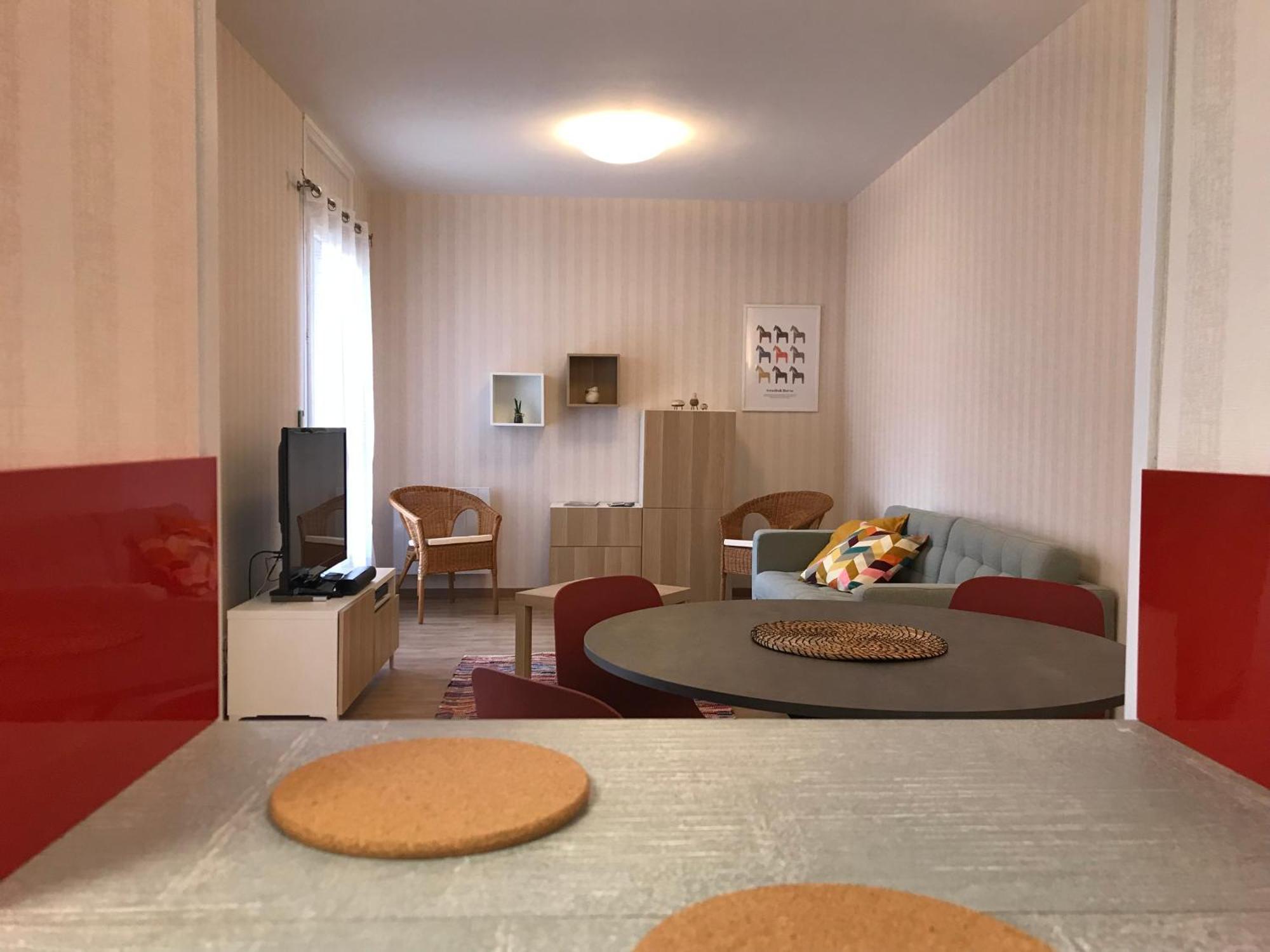 Апартаменты Le Mombrun - Parking Prive - Hypercentre - Patio Interieur Виши Экстерьер фото